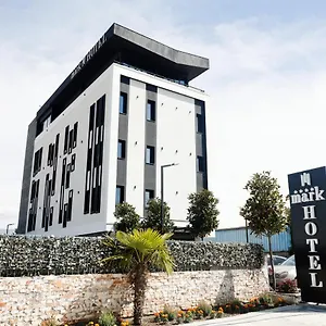 Tirana 4*, Bërxull Arnavutluk